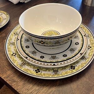 Anthropologie Garden Tile Bee Full Place Setting, Dinner Dessert Soup Bowl